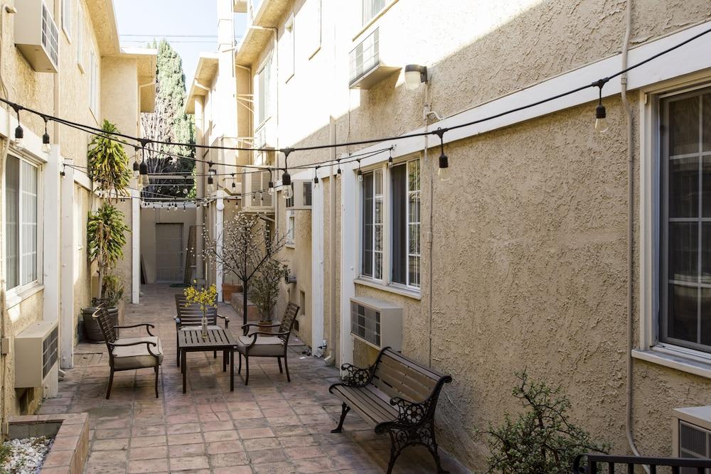 Wilshire Crest Hotel Los Angeles Exterior photo
